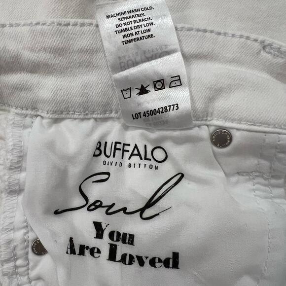 Buffalo David Bitton Women Mid Rise Distressed Bermuda Tandi White, size 14 - Picture 6 of 14
